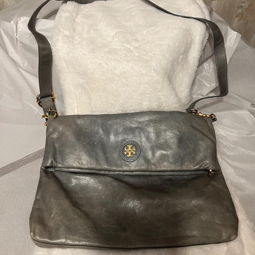 Tory Burch fold over crossbody in distressed silver/gray with expandable strap